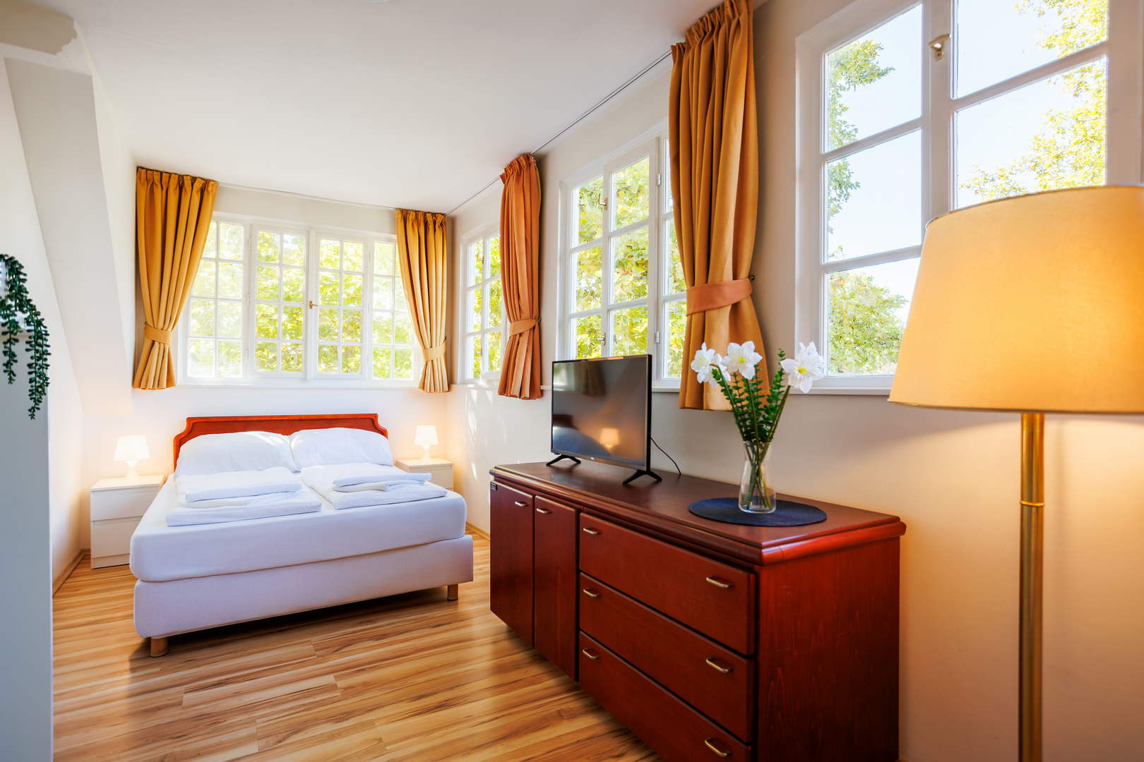 kilátás az udvarra